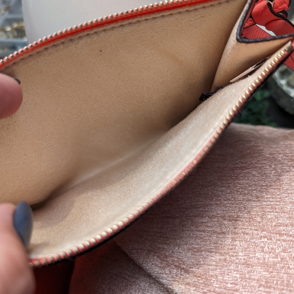 Kate Spade falling flowers wristlet - Picture 4 of 4